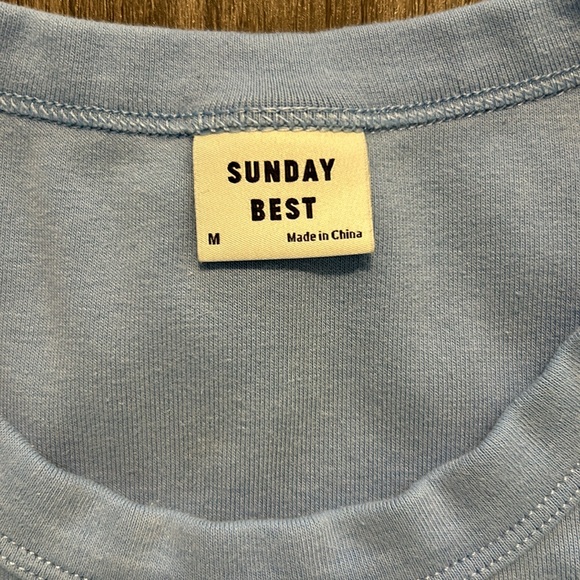 Sunday Best women’s medium tshirt - Picture 2 of 5